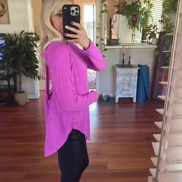 Under Armour long sleeve active top - Picture 2 of 6